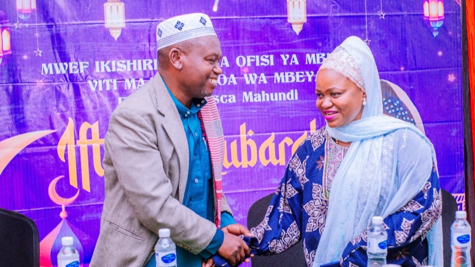 MAHUNDI AWAHIMIZA WAUMINI WA DINI ZOTE NCHINI KUENDELEA KUISHI KWA UPENDO NA AMANI.