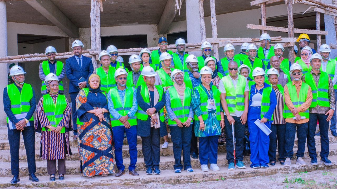 KAMATI YA BUNGE YAKAGUA JENGO LA UTAWALA TAASISI YA MAENDELEO YA JAMII TENGERU