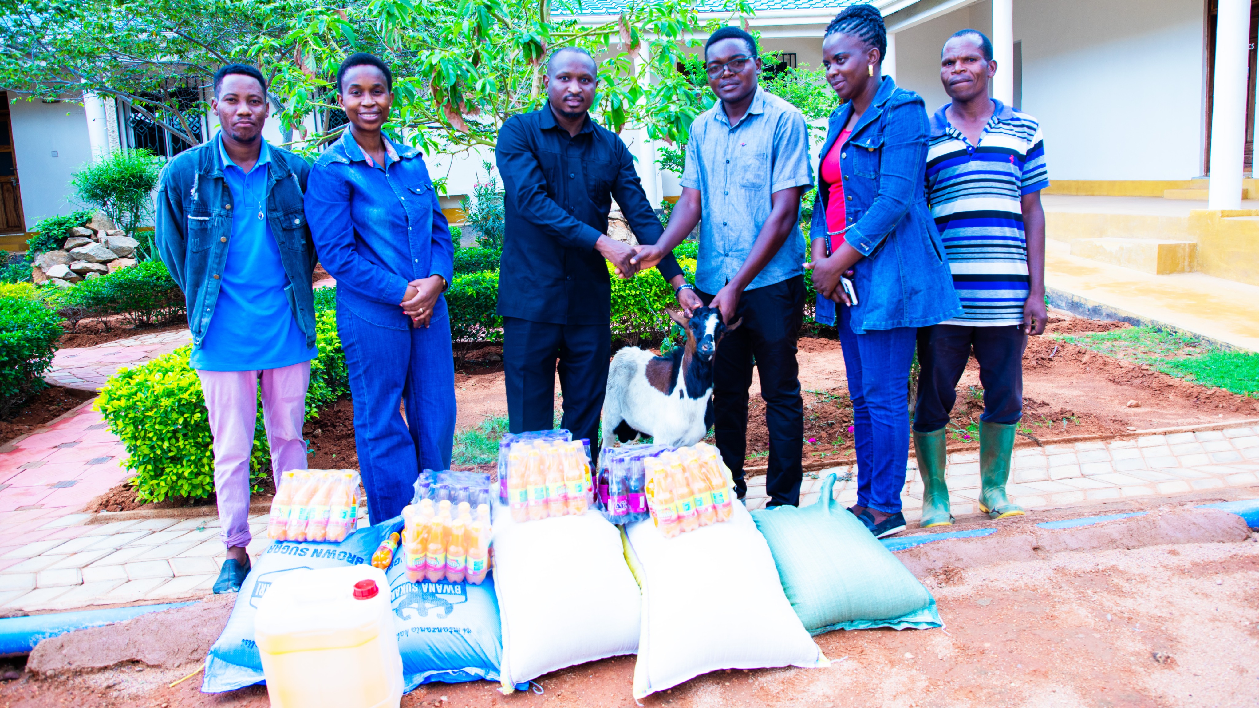 RAIS SAMIA ATOA ZAWADI ZA MWAKA MPYA KWA WATOTO DODOMA.