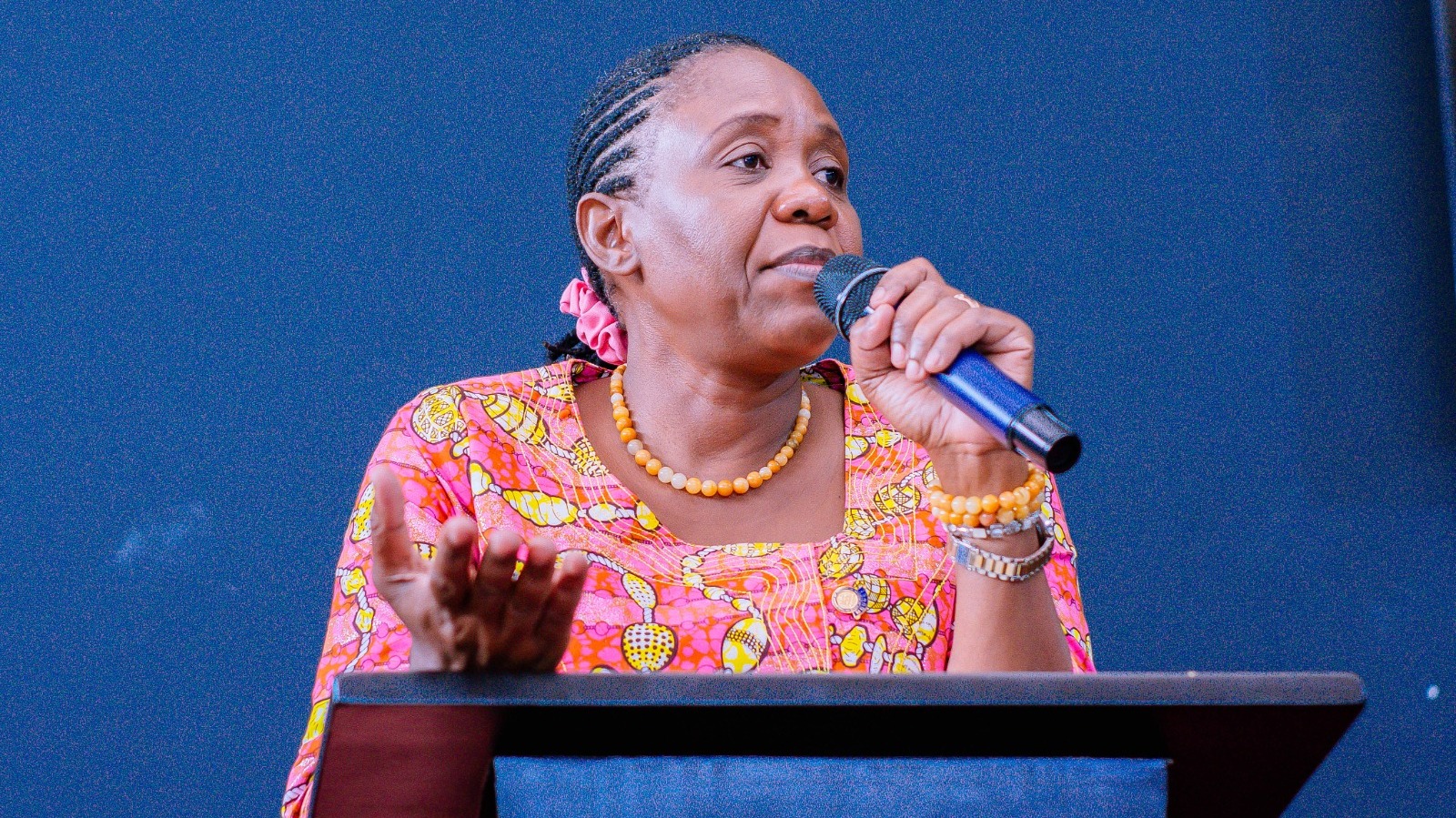 WAZIRI DKT. GWAJIMA ASISITIZA UWAJIBIKAJI KWA VIONGOZI WA WIZARA.