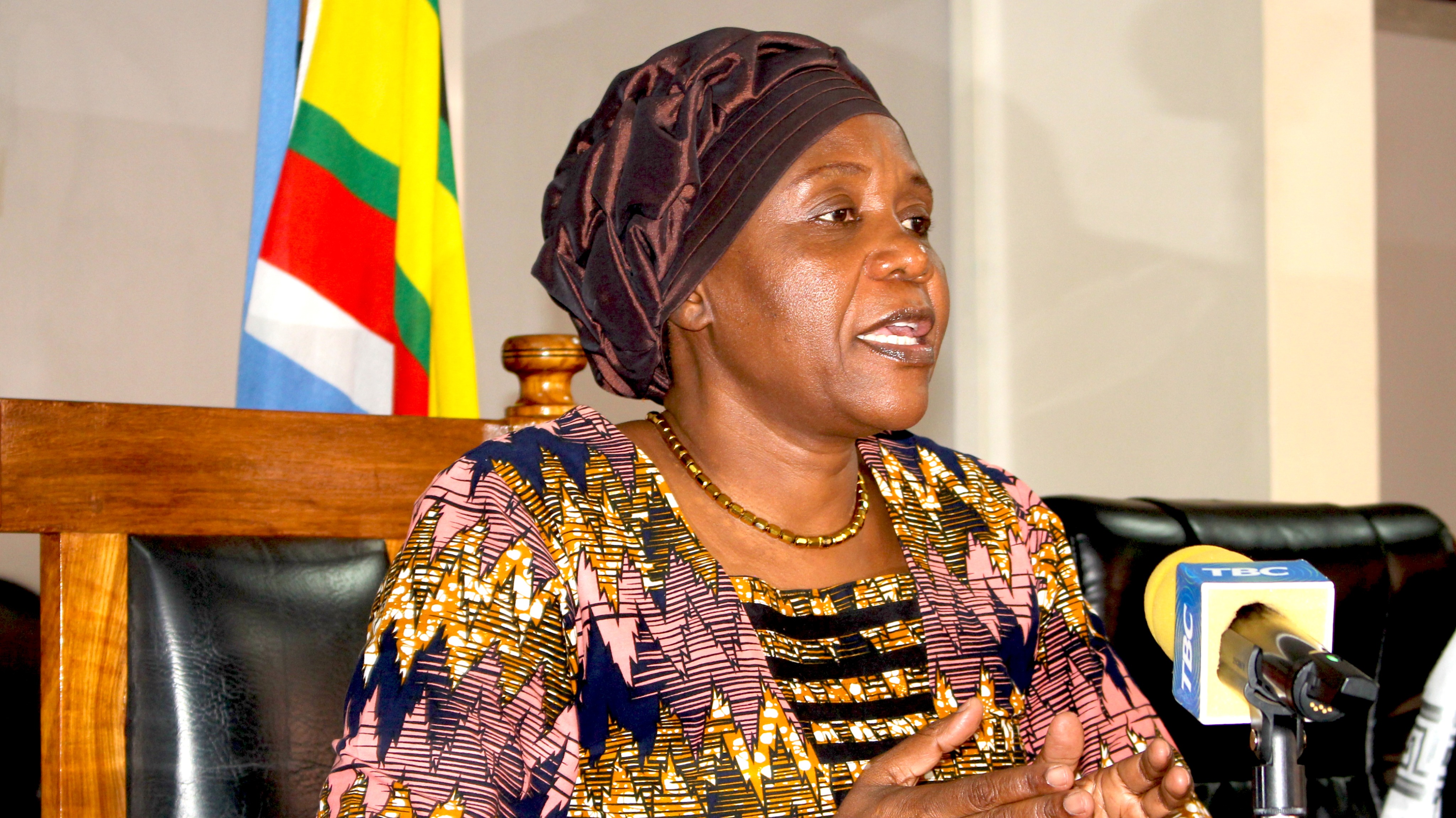 WAZIRI DKT. GWAJIMA AWATAKA WAZAZI KUZINGATIA MALEZI BORA.